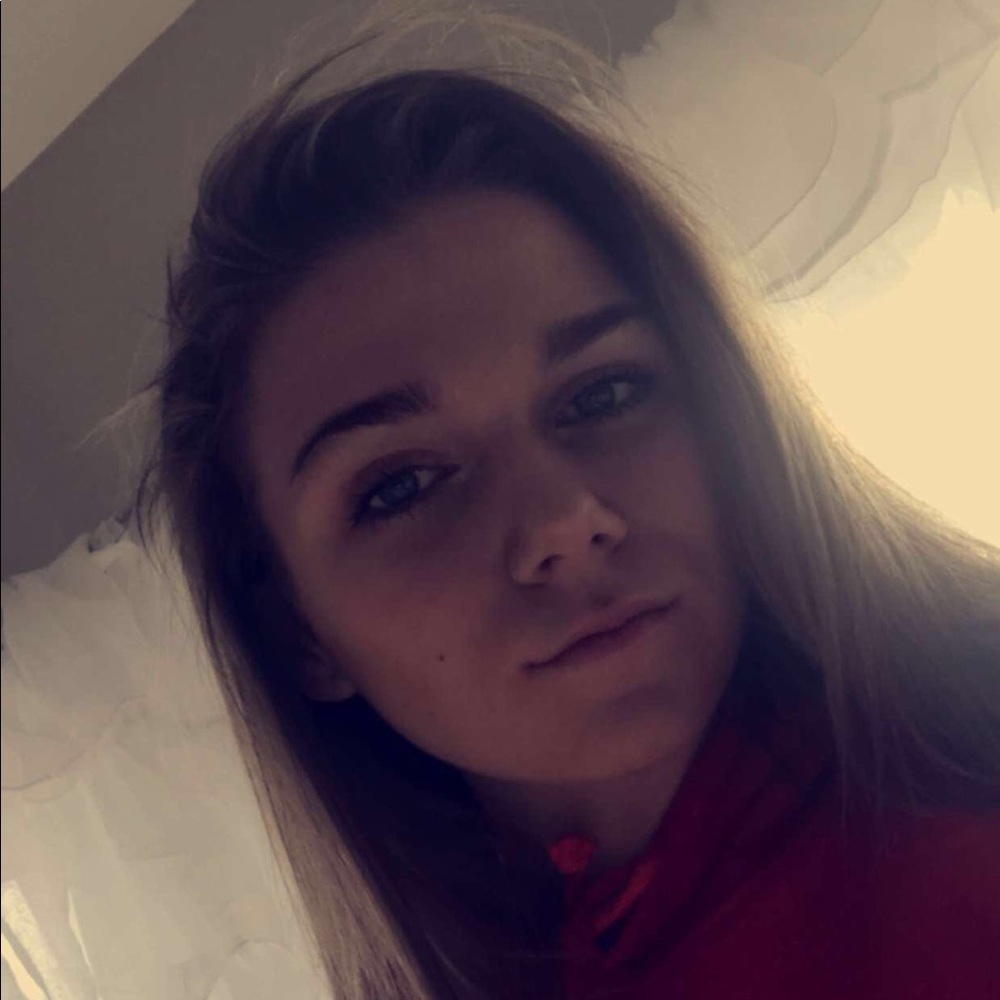 Meet your Posher, Alicia